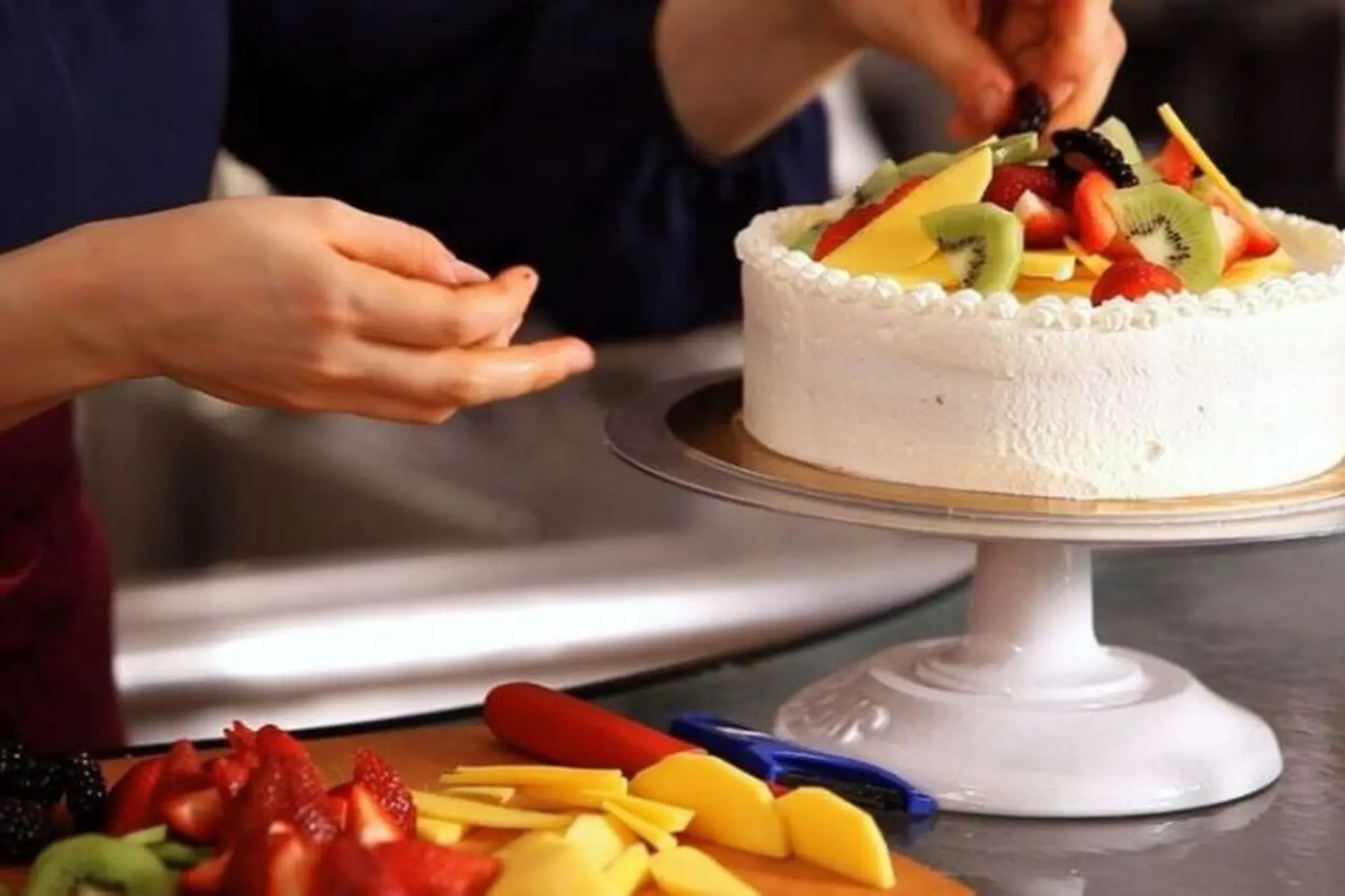 trang tri banh kem bang trai cay 0 f5f264c26e